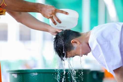 ภาพ No.43825:ประมวลภาพพิธีปลงผม โครงการอบรมมัชฌิมธรรมทายาท รุ่นที่ 26  และโครงการยุวธรรมทายาท รุ่นที่ 30