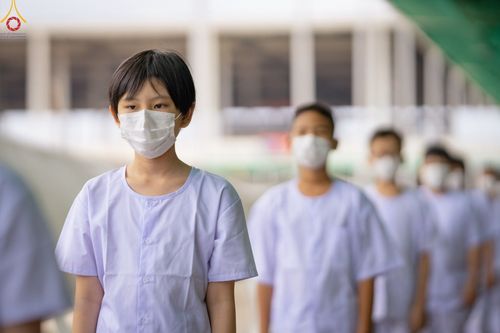 ภาพ No.43841:ประมวลภาพพิธีปลงผม โครงการอบรมมัชฌิมธรรมทายาท รุ่นที่ 26  และโครงการยุวธรรมทายาท รุ่นที่ 30