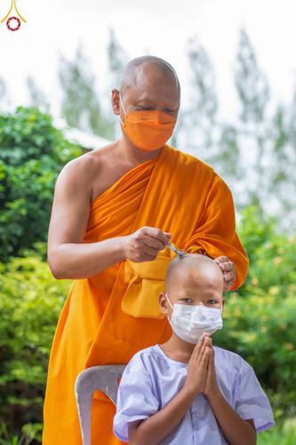 ภาพ No.43863:ประมวลภาพพิธีปลงผมธรรมทายาท ในโครงการบรรพชาสามเณรฟื้นฟูพระพุทธศาสนาทั่วไทย ณ ศูนย์อบรมเยาวชนกาญจนบุรี