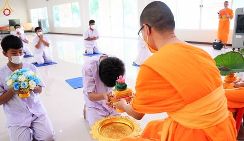 ภาพ No.45282:ประมวลภาพพิธีบรรพชา โครงการบรรพชาสามเณรฟื้นฟูพระพุทธศาสนาทั่วไทย ณ ธุดงคสถานบ้านหมี่ 