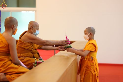 ภาพ No.45292:ประมวลภาพพิธีบรรพชา โครงการบรรพชาสามเณรฟื้นฟูพระพุทธศาสนาทั่วไทย ณ ศูนย์ปฏิบัติธรรมฉะเชิงเทรา