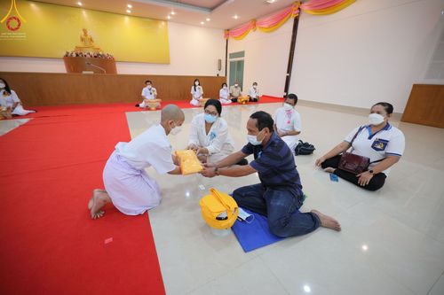 ภาพ No.45304:ประมวลภาพพิธีบรรพชา โครงการบรรพชาสามเณรฟื้นฟูพระพุทธศาสนาทั่วไทย ณ ศูนย์ปฏิบัติธรรมฉะเชิงเทรา