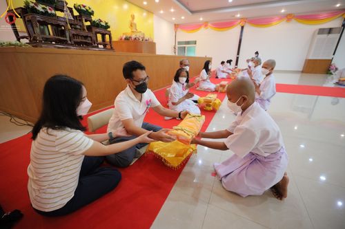 ภาพ No.45308:ประมวลภาพพิธีบรรพชา โครงการบรรพชาสามเณรฟื้นฟูพระพุทธศาสนาทั่วไทย ณ ศูนย์ปฏิบัติธรรมฉะเชิงเทรา