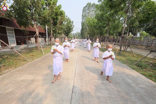 ภาพ No.45319:ประมวลภาพพิธีบรรพชา โครงการบรรพชาสามเณรฟื้นฟูพระพุทธศาสนาทั่วไทย ณ ศูนย์ปฏิบัติธรรมฉะเชิงเทรา