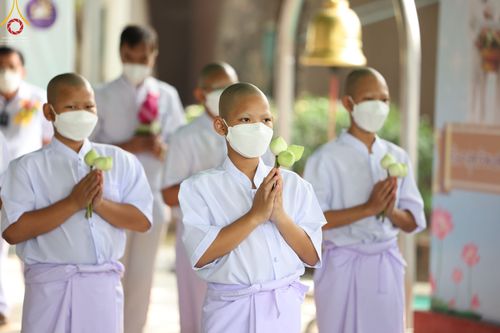 ภาพ No.45333:ประมวลภาพพิธีบรรพชา โครงการบรรพชาสามเณรฟื้นฟูพระพุทธศาสนาทั่วไทย ณ ศูนย์ปฏิบัติธรรมฉะเชิงเทรา