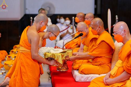 ภาพ No.46454:ประมวลภาพพิธีอุปสมบทอุทิศชีวิตสามเณรเปรียญธรรม 17 รูป ในวันวิสาขบูชา พ.ศ.  2565