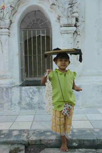 ภาพ No.18649:"ชีวิต มัณฑะเลย์" 