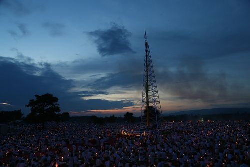 ภาพ No.4814:พิธีตอกเสาเข็มต้นแรกสถาปนา ปทุมรัตน์ธรรมเจดีย์