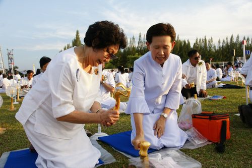 ภาพ No.4835:พิธีตอกเสาเข็มต้นแรกสถาปนา ปทุมรัตน์ธรรมเจดีย์