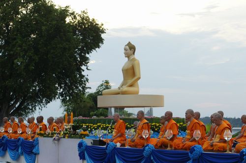 ภาพ No.4839:พิธีตอกเสาเข็มต้นแรกสถาปนา ปทุมรัตน์ธรรมเจดีย์