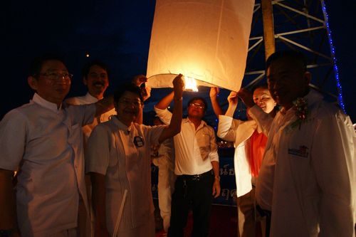 ภาพ No.4846:พิธีตอกเสาเข็มต้นแรกสถาปนา ปทุมรัตน์ธรรมเจดีย์