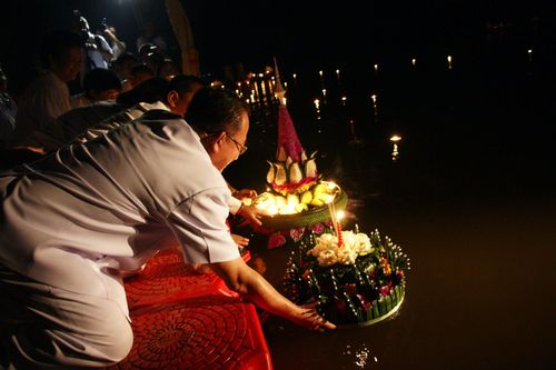 ภาพ No.4852:พิธีตอกเสาเข็มต้นแรกสถาปนา ปทุมรัตน์ธรรมเจดีย์