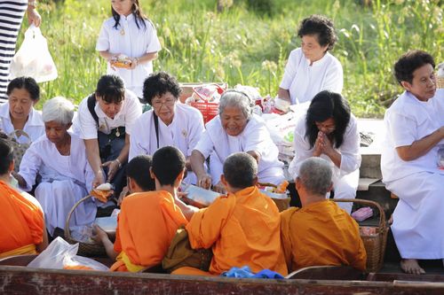 ภาพ No.4792:ตักบาตรสมุทรสงคราม พระ 299 รูป ณ ตลาดน้ำท่าคา