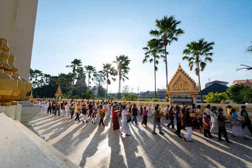 ภาพ No.39373:พิธีบรรพชาอุปสมบท ศูนย์ปฏิบัติธรรม จ.บุรีรัมย์ 