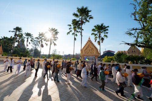 ภาพ No.39372:พิธีบรรพชาอุปสมบท ศูนย์ปฏิบัติธรรม จ.บุรีรัมย์ 