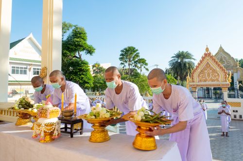 ภาพ No.39379:พิธีบรรพชาอุปสมบท ศูนย์ปฏิบัติธรรม จ.บุรีรัมย์ 