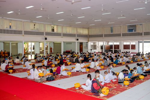 ภาพ No.39391:พิธีบรรพชาอุปสมบท ศูนย์ปฏิบัติธรรม จ.บุรีรัมย์ 