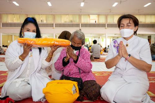 ภาพ No.39393:พิธีบรรพชาอุปสมบท ศูนย์ปฏิบัติธรรม จ.บุรีรัมย์ 