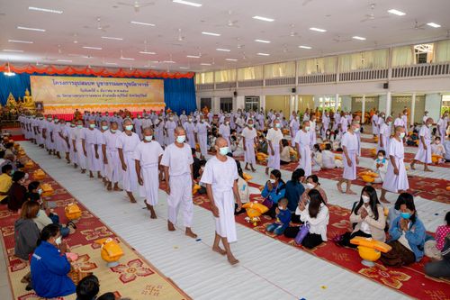 ภาพ No.39399:พิธีบรรพชาอุปสมบท ศูนย์ปฏิบัติธรรม จ.บุรีรัมย์ 