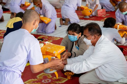 ภาพ No.39403:พิธีบรรพชาอุปสมบท ศูนย์ปฏิบัติธรรม จ.บุรีรัมย์ 