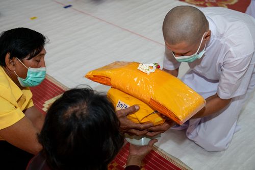 ภาพ No.39401:พิธีบรรพชาอุปสมบท ศูนย์ปฏิบัติธรรม จ.บุรีรัมย์ 