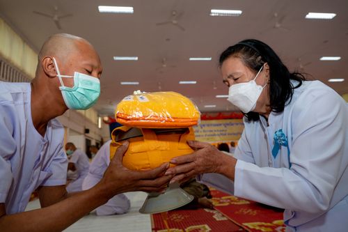 ภาพ No.39405:พิธีบรรพชาอุปสมบท ศูนย์ปฏิบัติธรรม จ.บุรีรัมย์ 