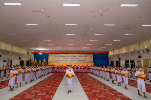 ภาพ No.39409:พิธีบรรพชาอุปสมบท ศูนย์ปฏิบัติธรรม จ.บุรีรัมย์ 