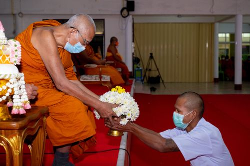 ภาพ No.39414:พิธีบรรพชาอุปสมบท ศูนย์ปฏิบัติธรรม จ.บุรีรัมย์ 