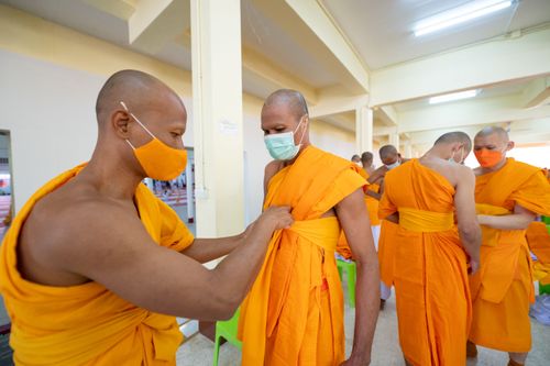 ภาพ No.39419:พิธีบรรพชาอุปสมบท ศูนย์ปฏิบัติธรรม จ.บุรีรัมย์ 