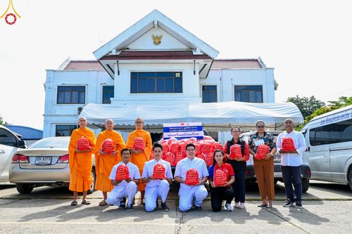 ภาพ No.51579:ประมวลภาพวัดพระธรรมกาย มูลนิธิธรรมกาย และคณะศิษยานุศิษย์ฯ ช่วยเหลือผู้ประสบภัยน้ำท่วม เขตพื้นที่ อบต.คลองสาม
