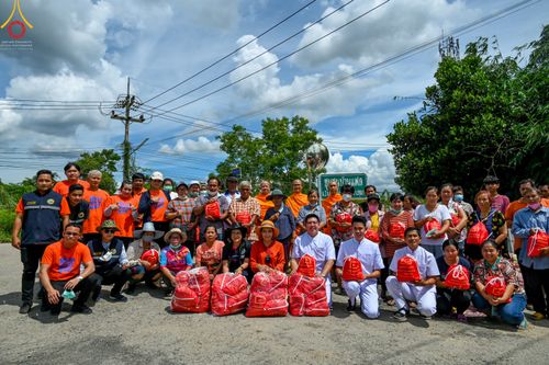 ภาพ No.51618:ประมวลภาพวัดพระธรรมกาย มูลนิธิธรรมกาย และคณะศิษยานุศิษย์ฯ ช่วยเหลือผู้ประสบภัยน้ำท่วม เขตพื้นที่ ทม.คลองหลวง