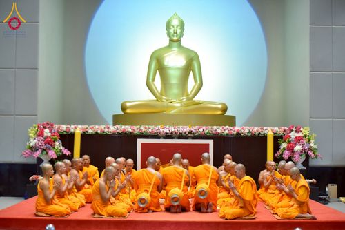 ภาพ No.244936:วันเสาร์ที่ 6 กันยายน พ.ศ. 2568 พิธีถวายบาตร บรรพชา อุปสมบทของนาคธรรมทายาท โครงการอุปสมบทหมู่บูชาธรรมครบรอบ 108 ปี  วันครูผู้ค้นพบวิชชาธรรมกาย ณ โบสถ์พระไตรปิฎก วัดพระธรรมกาย