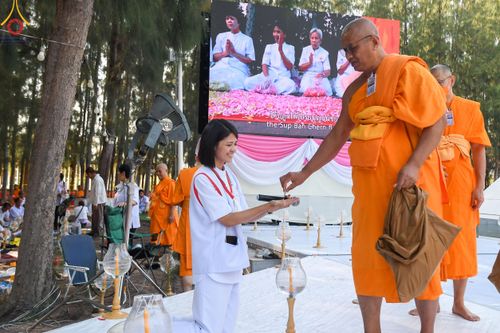 ภาพ No.107798:V.4 ทุ่มใจ การเตรียมงาน เก็บงาน การรับบุญของเจ้าหน้าที่หน่วยงานต่างๆ เพื่อโครงการธรรมยาตรา กตัญญูบูชามหาปูชนียาจารย์ พระมงคลเทพมุนี (สด จนฺทสโร) พระผู้ปราบมาร อนุสรณ์สถาน 7 แห่ง ปีที่ 12 ระหว่างวันที่ 2 - 31 มกราคม พ.ศ.2567