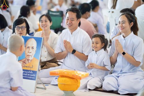 ภาพ No.215104:วันเสาร์ที่ 5 เมษายน พ.ศ. 2568 พิธีเวียนประทักษิณรอบพระมหาธรรมกายเจดีย์  พิธีวันทาเจดีย์ พิธีขอขมาและมอบผ้าไตร ในโครงการบรรพชาสามเณรฟื้นฟูพระพุทธศาสนาทั่วไทย , โครงการหน่อแก้วเปรียญธรรม รุ่นที่ 13 ,  โครงการสามเณรยุวธรรมทายาท รุ่นที่ 33 , โครงการสามเณรมั