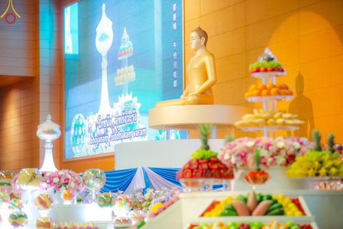 ภาพ No.139218:พิธีตักบาตร , พิธีบูชาข้าวพระ ณ ห้องแก้วสารพัด 1 สภาธรรมกายสากล วัดพระธรรมกาย วันอาทิตย์ต้นเดือนที่ 2 มิถุนายน พ.ศ. 2567