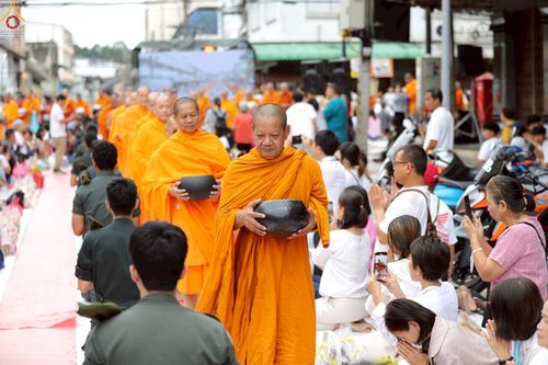 ภาพ No.245402:วันอาทิตย์ที่ 14 กันยายน พ.ศ. 2568 ตักบาตรพระ 555 รูป มหากุศล  น้อมถวายเป็นพุทธบูชา ณ หอนาฬิกาเบตง อ.เบตง จ.ยะลา