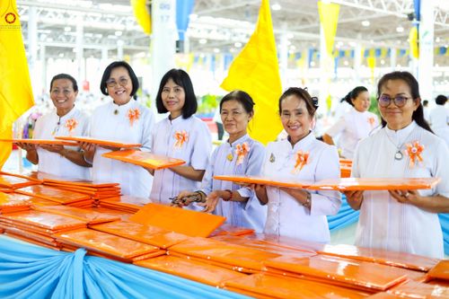 ภาพ No.240847:วันพุธที่ 27 สิงหาคม พ.ศ. 2568 พิธีทอดผ้าป่าเพื่อสร้างอาคาร  82 ปี หลวงพ่อธัมมชโย สมทบกฐินวัดพระธรรมกาย และกฐิน 30,000 วัดทั่วประเทศ ครั้งที่ 1