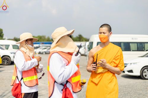 ภาพ No.117105:V.16 เป็นทีม การเตรียมงาน เก็บงาน การรับบุญของเจ้าหน้าที่หน่วยงานต่างๆ เพื่อโครงการธรรมยาตรา กตัญญูบูชามหาปูชนียาจารย์ พระมงคลเทพมุนี (สด จนฺทสโร) พระผู้ปราบมาร อนุสรณ์สถาน 7 แห่ง ปีที่ 12 ระหว่างวันที่ 2 - 31 มกราคม พ.ศ. 2567