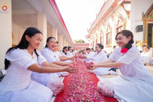 ภาพ No.110541:พิธีต้อนรับพระธรรมยาตรา ในโครงการธรรมยาตรากตัญญูบูชา มหาปูชนียาจารย์ พระมงคลเทพมุนี(สด จนฺทสโร) พระผู้ปราบมาร อนุสรณ์สถาน 7 แห่ง ปีที่ 12 วันที่ 11 มกราคม พ.ศ. 2567 ณ อนุสรณ์สถานลำดับที่ 3 สถานที่เกิดใหม่ในเพศสมณะ วัดสองพี่น้อง จ.สุพรรณบุรี