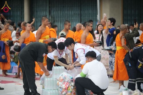 ภาพ No.210430:วันอาทิตย์ที่ 9 มีนาคม พ.ศ. 2568 พ่อเมืองโคราชจัดตักบาตรพระหมื่น ทำบุญเมือง 557 ปี