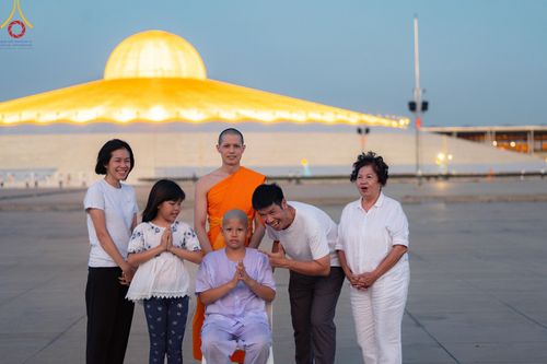 ภาพ No.132802:พิธีปลงผมยุวธรรมทายาท รุ่นที่ 32 มัชฌิมธรรมทายาท รุ่นที่ 28 ณ ลานธรรม วัดพระธรรมกาย วันเสาร์ที่ 30 มีนาคม พ.ศ. 2567