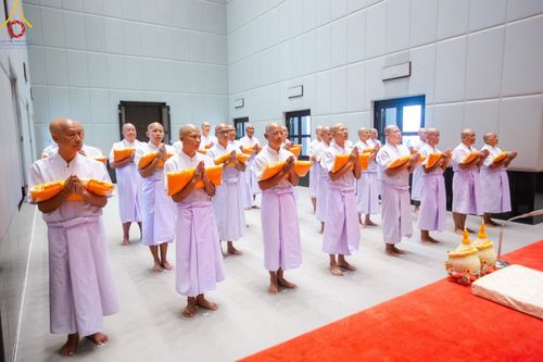ภาพ No.156817:พิธีบรรพชาอุปสมบท ธรรมทายาท โครงการอุปสมบทหมู่บูชาธรรมครบรอบ 107 ปี วันครูผู้ค้นพบวิชชาธรรมกาย ณ โบสถ์พระไตรปิฏก วัดพระธรรมกาย วันเสาร์ที่ 14 กันยายน พ.ศ. 2567