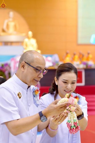 ภาพ No.243757:วันอาทิตย์ที่ 7 กันยายน พ.ศ. 2568 พิธีบูชาครูผู้ค้นพบวิชชาธรรมกาย , พิธีบูชาข้าวพระ ณ สภาธรรมกายสากล วัดพระธรรมกาย