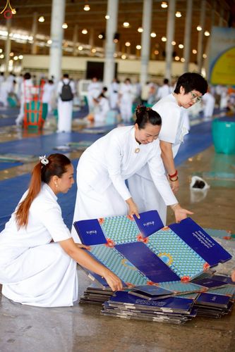 ภาพ No.264005:วันอาทิตย์ที่ 2 พฤศจิกายน พ.ศ. 2568 พิธีตักบาตรอาทิตย์ต้นเดือน ณ บ้านแก้วเรือนทองคุณยายฯ วัดพระธรรมกาย