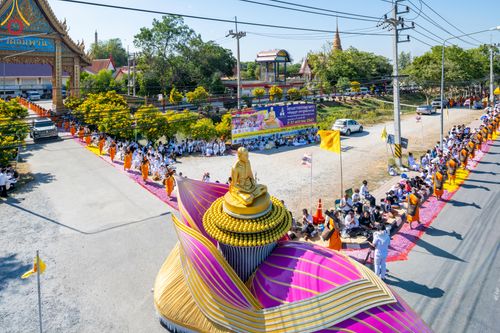 ภาพ No.105615:พิธีต้อนรับพระธรรมยาตรา ในโครงการธรรมยาตรากตัญญูบูชา มหาปูชนียาจารย์ พระมงคลเทพมุนี(สด จนฺทสโร) พระผู้ปราบมาร อนุสรณ์สถาน 7 แห่ง ปีที่ 12 วันที่ 3 มกราคม พ.ศ. 2567 ณ อนุสรณ์สถานโลตัสแลนด์ จ.สุพรรณบุรี