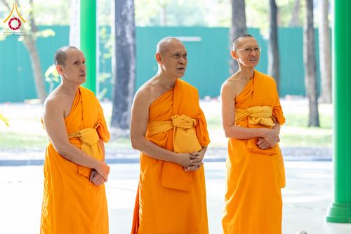 ภาพ No.321335:วันเสาร์ที่ 11 เมษายน พ.ศ.2569 พิธีขอบรรพชา พิธีขอสรณคมณ์และศีล, พิธีถวายบาตร พิธีอุปสมบท โครงการอุปสมบทหมู่ บูชาธรรมหลวงพ่อธัมมชโย พ.ศ.2569 โครงการอุปสมบทหมู่ธรรมทายาท ระดับอุดมศึกษา รุ่น 53 (ภาคฤดูร้อน) ณ วัดพระธรรมกาย ปทุมธานี