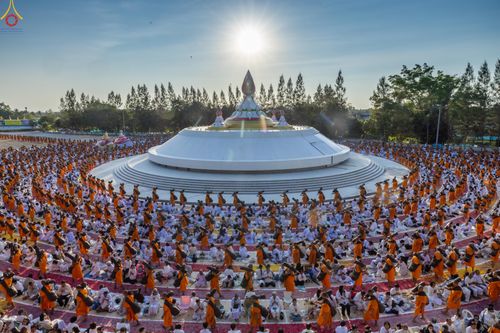 ภาพ No.290578:วันที่ 7 มกราคม พ.ศ. 2569 พิธีต้อนรับพระธรรมยาตรา ณ อนุสรณ์สถานลำดับที่ 2  สถานที่ตั้งมโนปณิธานบวชตลอดชีวิต อนุสรณ์สถานคลองบางนางแท่น (ภาพชุดที่ 2) อ.สามพราน จ.นครปฐม ในโครงการธรรมยาตรา กตัญญูบูชา มหาปูชนียาจารย์ พระมงคลเทพมุนี(สด จนฺทสโร) พระผู้ปราบมาร 