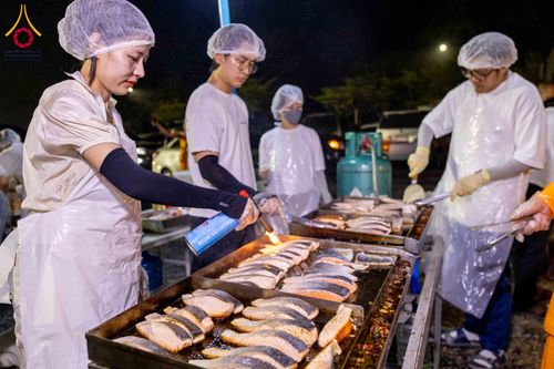 ภาพ No.295439:วันที่ 16 มกราคม พ.ศ. 2569 พิธีถวายภัตตาหารเป็นสังฆทาน แด่พระธรรมยาตรา ณ วัดโบสถ์บน ต.บางคูเวียง จ.นนทบุรี อนุสรณ์สถานลำดับที่ 4 สถานที่เกิดด้วยกายธรรม ในโครงการธรรมยาตรา กตัญญูบูชา มหาปูชนียาจารย์ พระมงคลเทพมุนี(สด จนฺทสโร) พระผู้ปราบมาร อนุสรณ์สถาน 7 แ