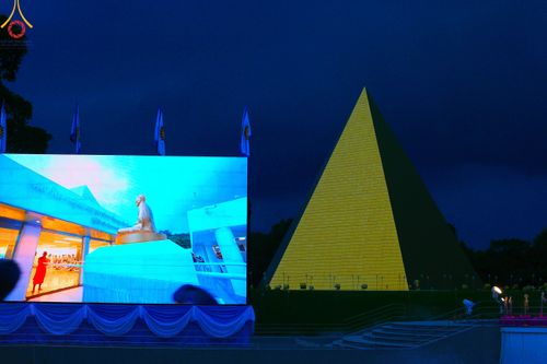 ภาพ No.89211:พิธีประดิษฐานรูปหล่อทองคำ  คุณยายอาจารย์มหารัตนอุบาสิกาจันทร์ ขนนกยูง ภายในมหาวิหารคุณยายอาจารย์ฯ เนื่องในวันครูผู้ค้นพบวิชชาธรรมกาย วันศุกร์ที่ 29 กันยายน พ.ศ. 2566 ณ วัดพระธรรมกาย จ.ปทุมธานี