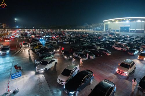 ภาพ No.280420:วันที่ 31 ธันวาคม พ.ศ.2568 -วันที่ 1 มกราคม พ.ศ.2569 พิธีฉลองชัยสวดมนต์บทธัมมจักกับปปวัตนสูตร ครบ 8,000,000,000 จบ , พิธีสวดมนต์ข้ามปี ณ วัดพระธรรมกาย